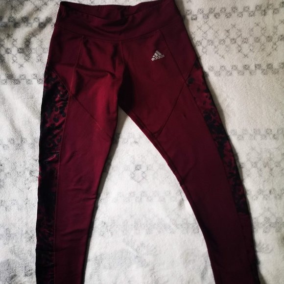 **SOLD**Adidas Red lepard print workout leggings - Picture 4 of 8